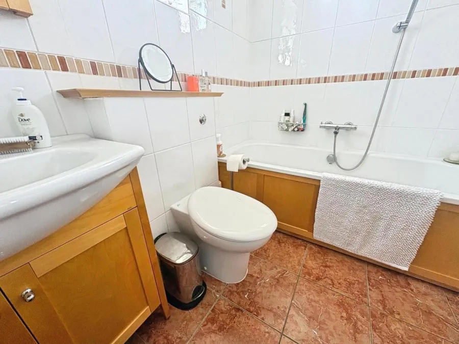 Ash Grove, Aylesbury, HP21, photo 12