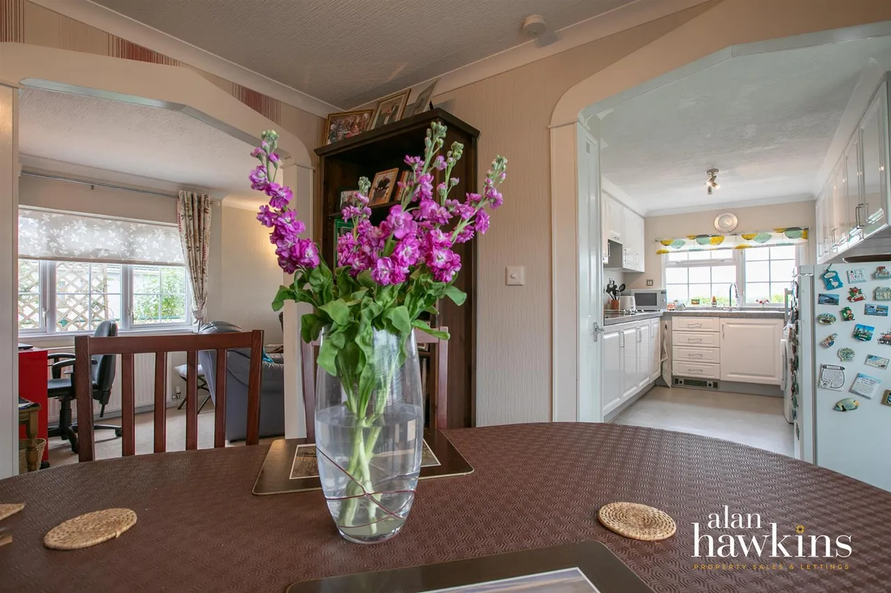 Lillybrook Estate, Bradenstoke, SN15, photo 11