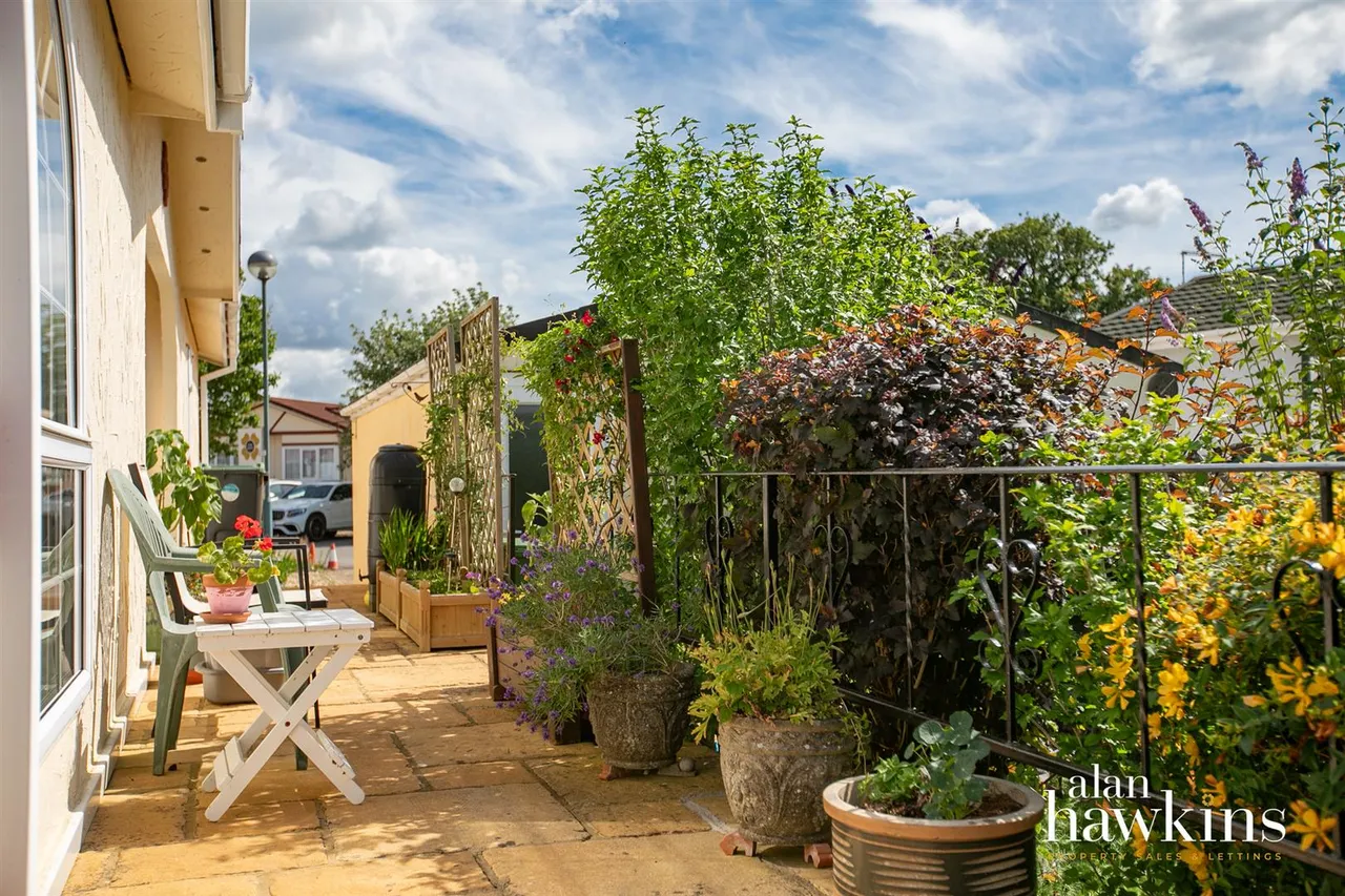 Lillybrook Estate, Bradenstoke, SN15, photo 29