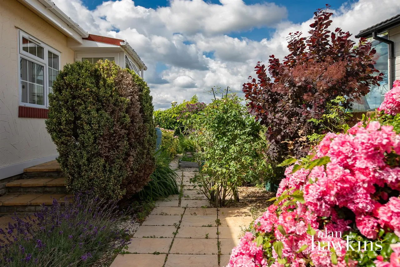 Lillybrook Estate, Bradenstoke, SN15, photo 26