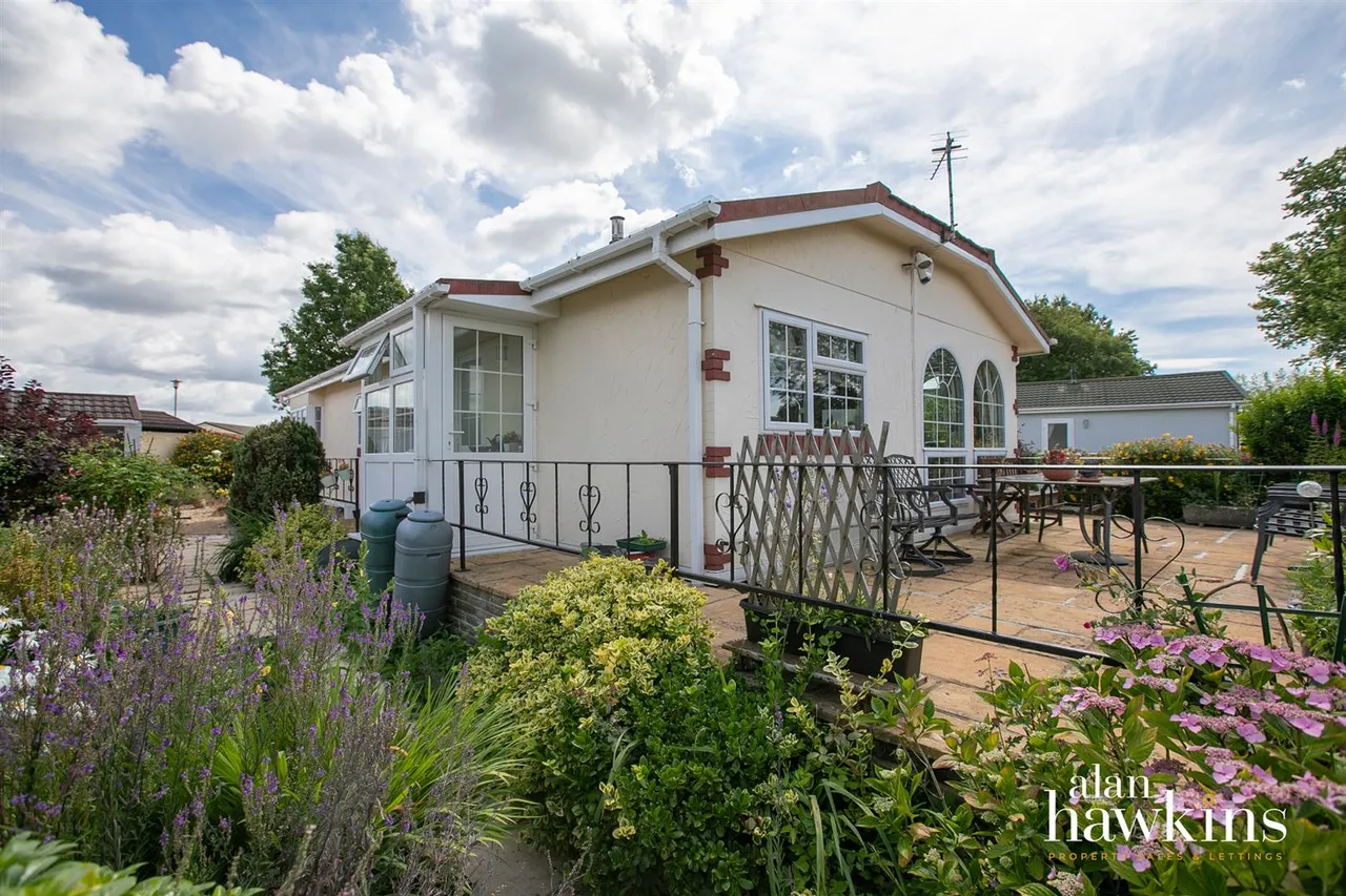 Lillybrook Estate, Bradenstoke, SN15, photo 21
