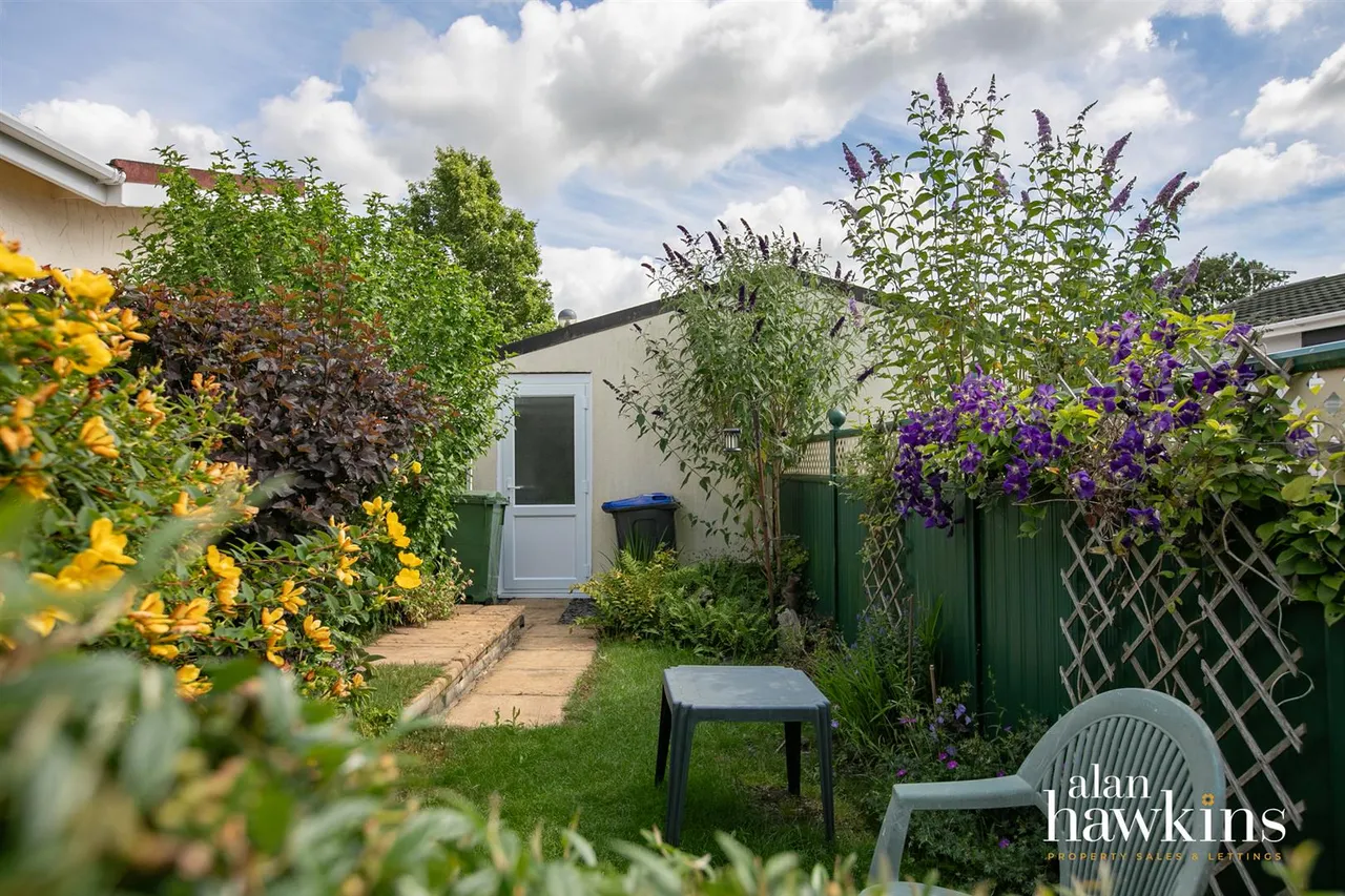 Lillybrook Estate, Bradenstoke, SN15, photo 22