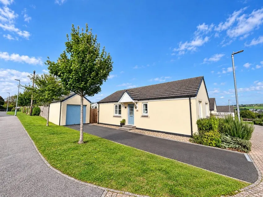 2 bed house for sale, William West Road, Par
