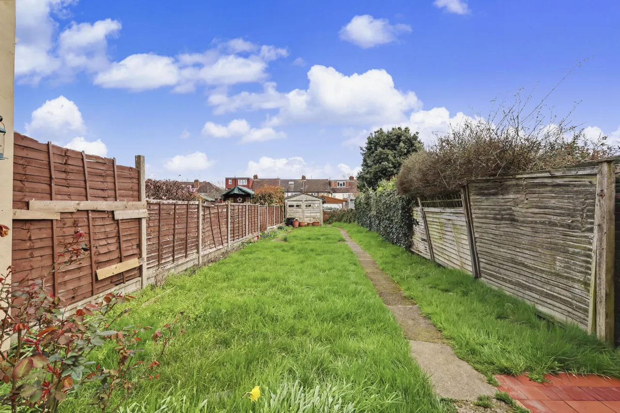 Tynemouth Drive, Enfield, EN1, photo 10