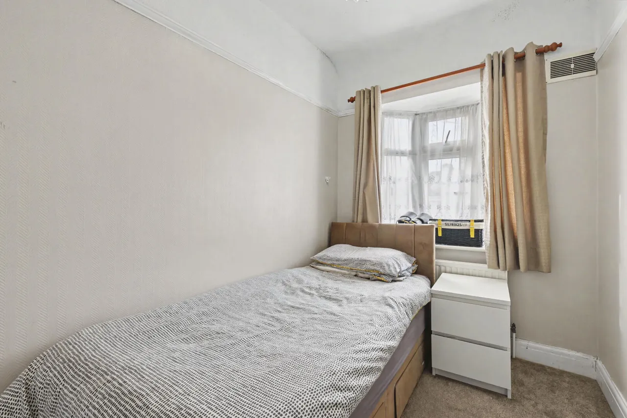 Tynemouth Drive, Enfield, EN1, photo 17