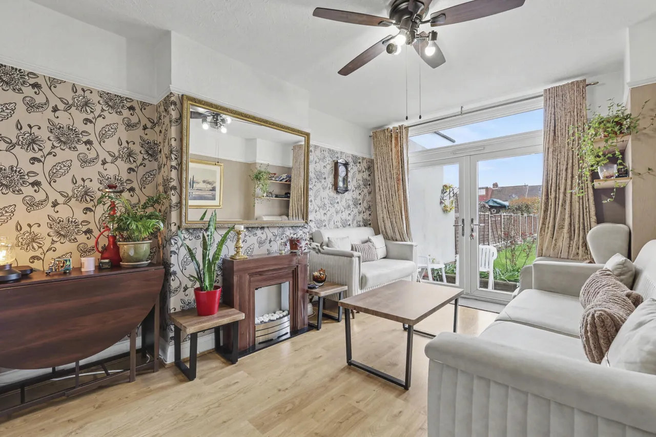 Tynemouth Drive, Enfield, EN1, photo 3