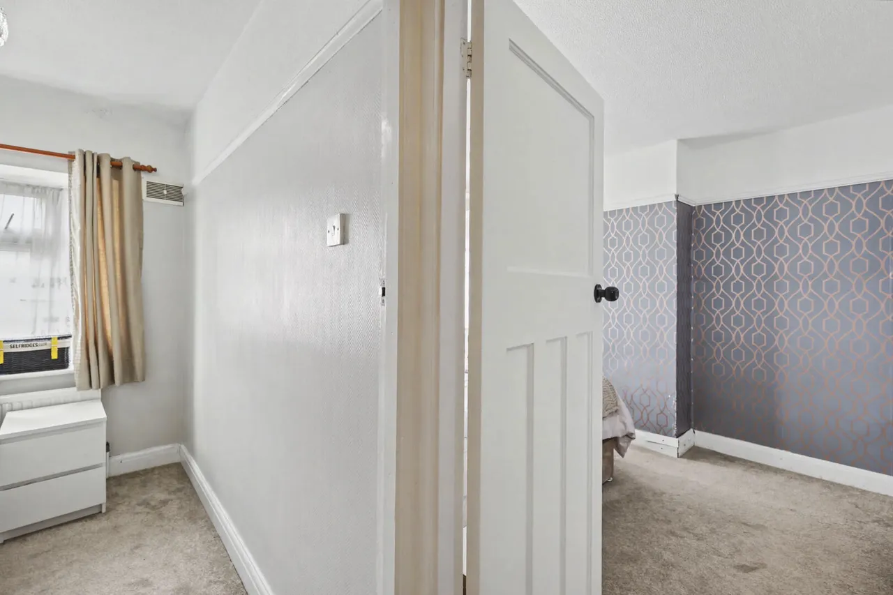 Tynemouth Drive, Enfield, EN1, photo 19