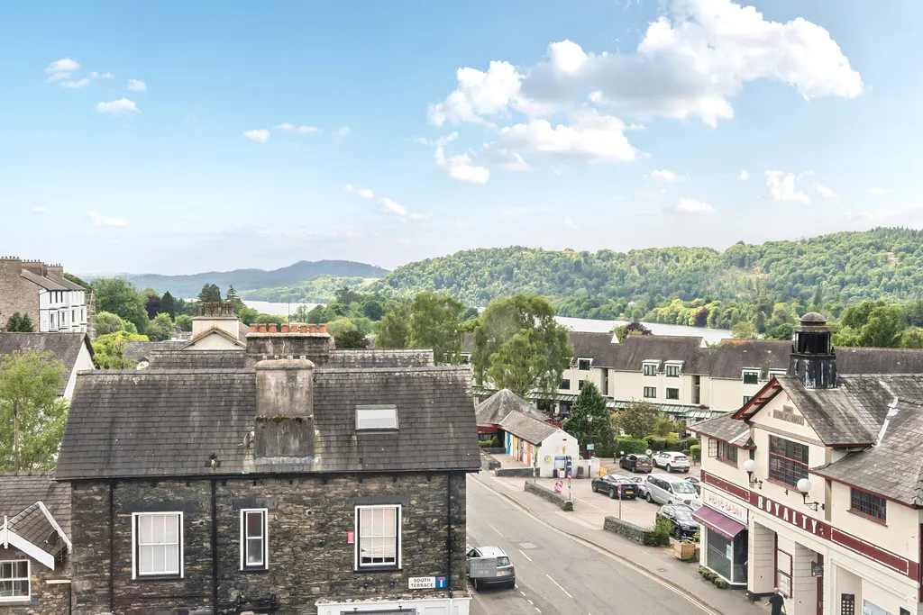 3 bed flat for sale, Lake Road, Bowness-on-Windermere, LA23