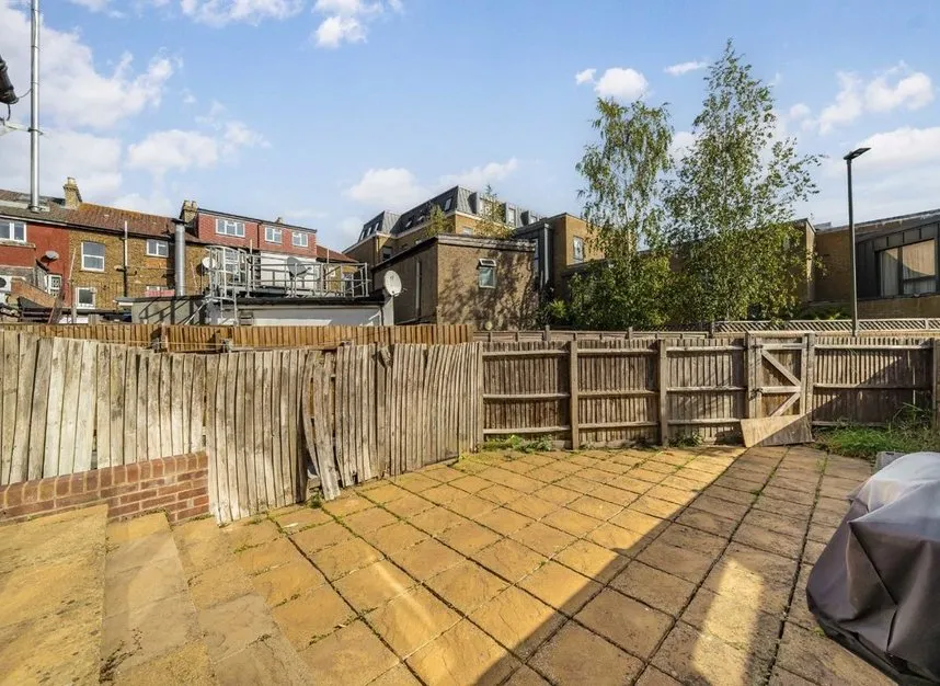 Wroughton Terrace, Hendon, NW4, photo 5