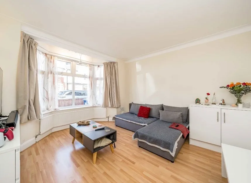 Wroughton Terrace, Hendon, NW4, photo 2