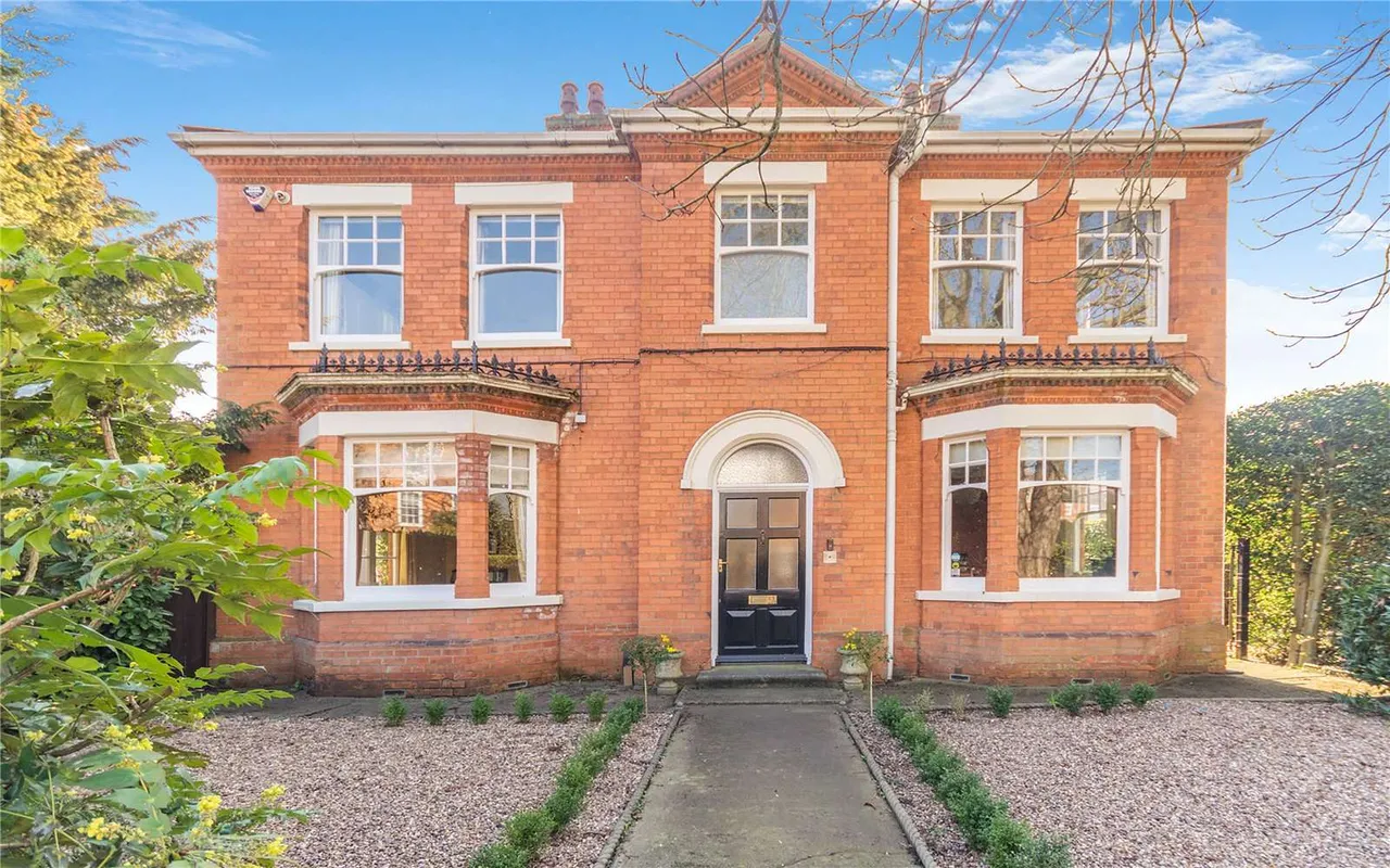 4 bed house for sale — London Road, Newark, Nottinghamshire, NG24 1SB