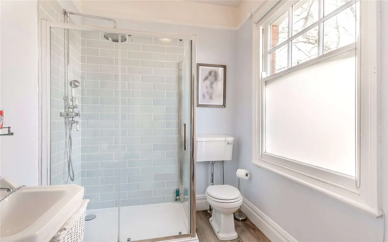 London Road, Newark, Nottinghamshire, NG24 1SB, photo 11