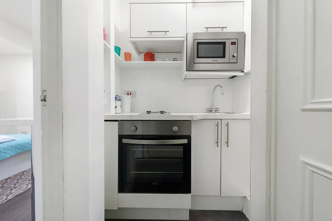 685 Chelsea Cloisters, Sloane Avenue, London, photo 9