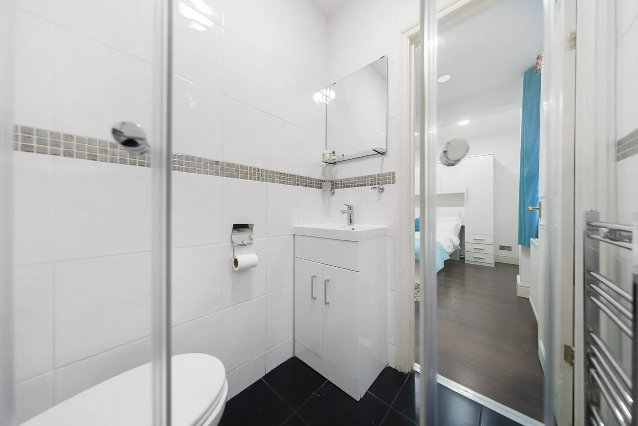 685 Chelsea Cloisters, Sloane Avenue, London, photo 11