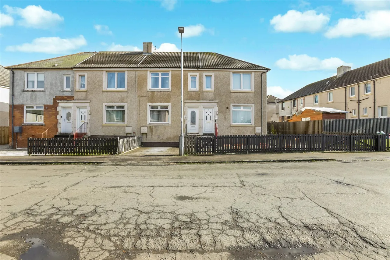 2 bed house for sale — Curlinghaugh Crescent, Wishaw, North Lanarkshire, ML2
