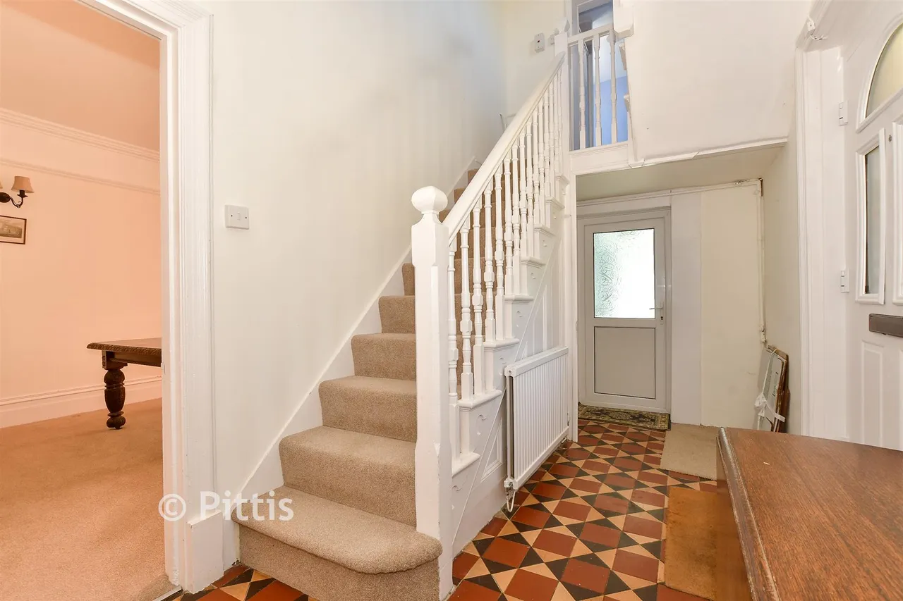 Guyers Road, Freshwater, PO40, photo 11