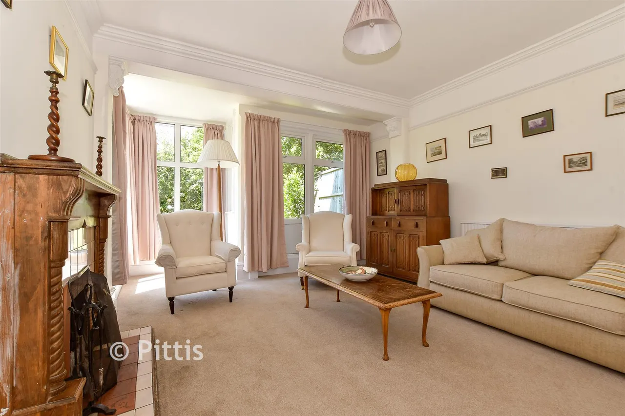 Guyers Road, Freshwater, PO40, photo 4