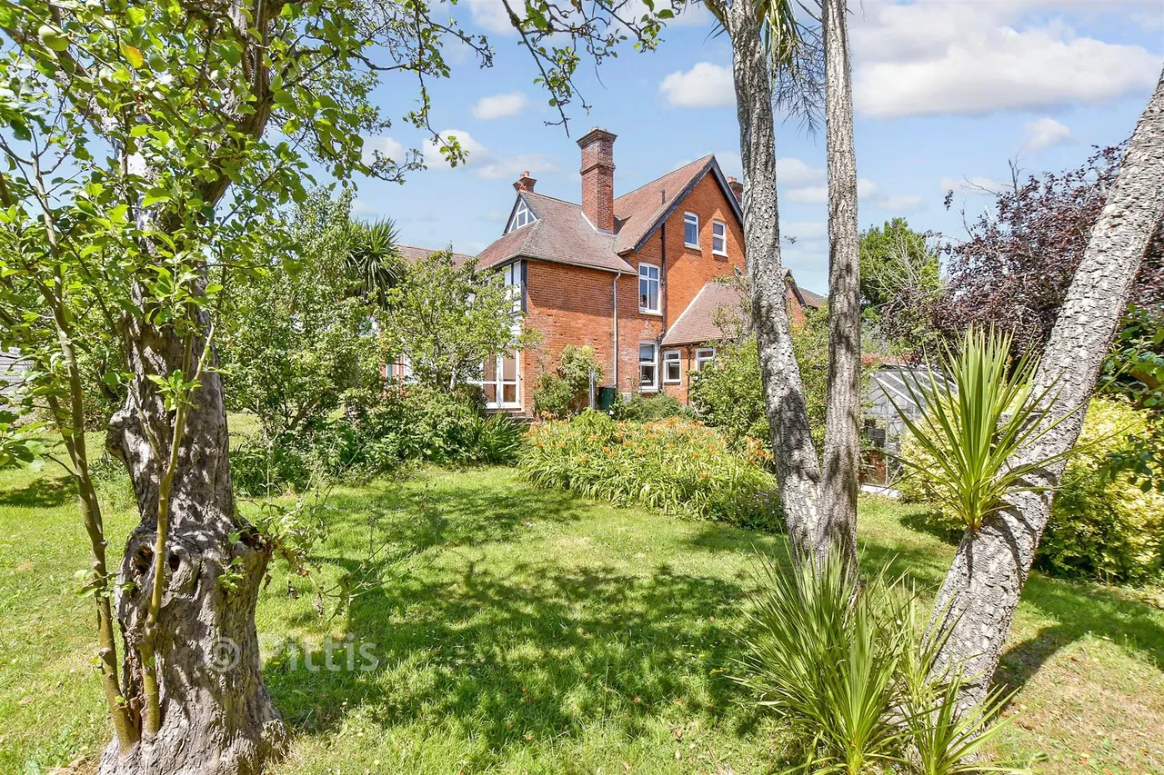 Guyers Road, Freshwater, PO40, photo 16