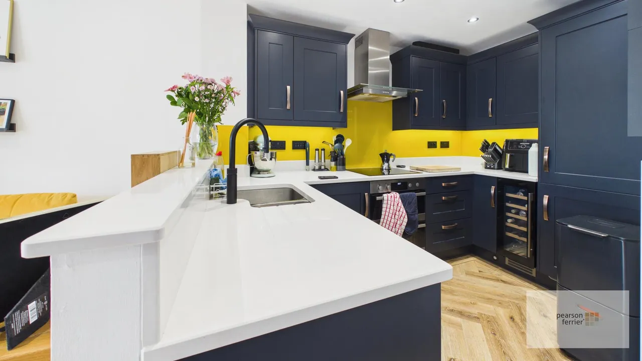 Clifford Drive, Bury, BL9, photo 5