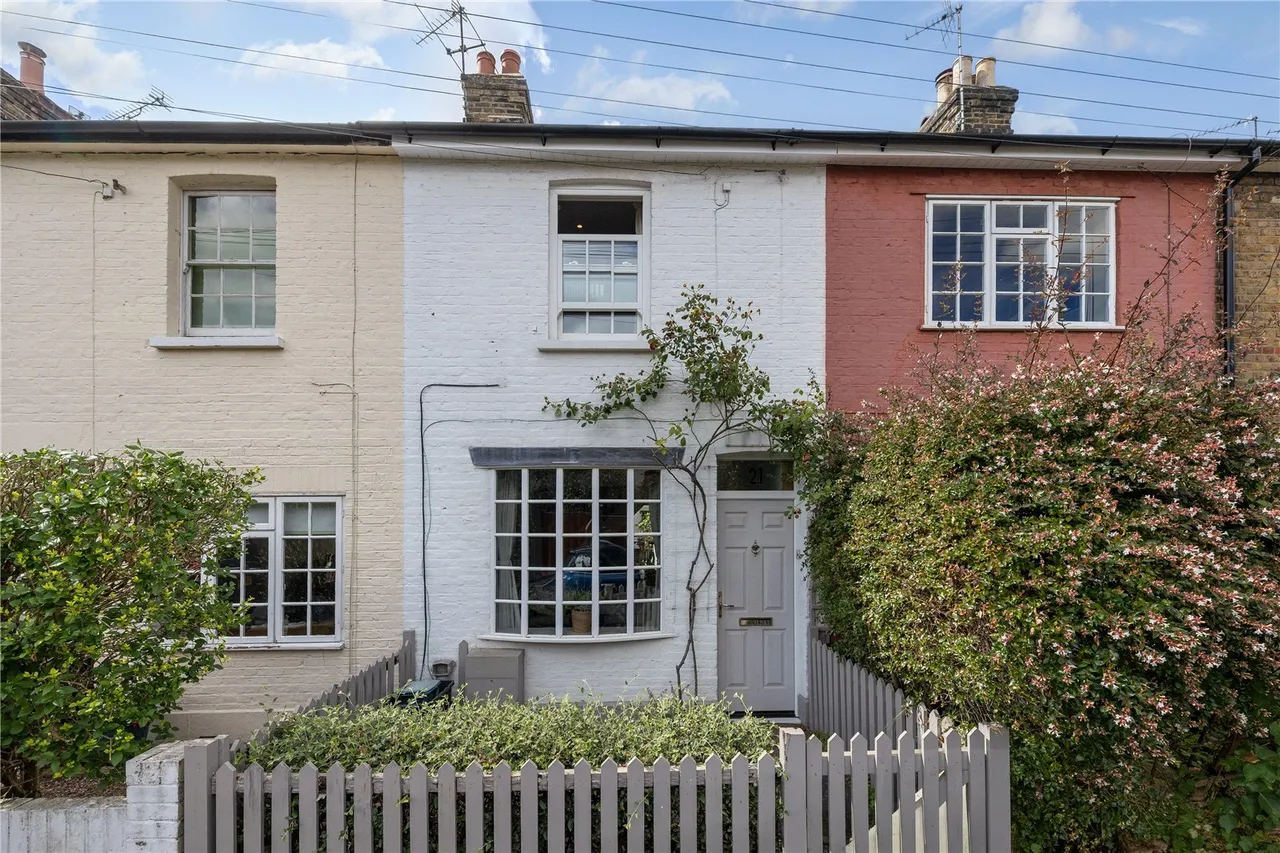 2 bed house for sale, Victoria Cottages, Kew, TW9