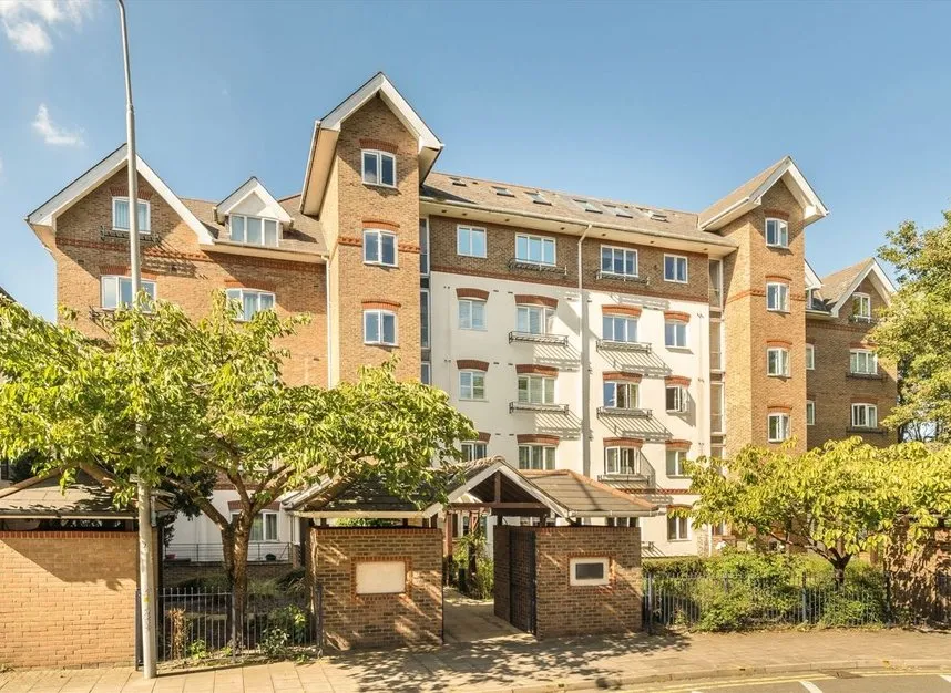 2 bed property for sale, Steadfast Road, Kingston Upon Thames, KT1