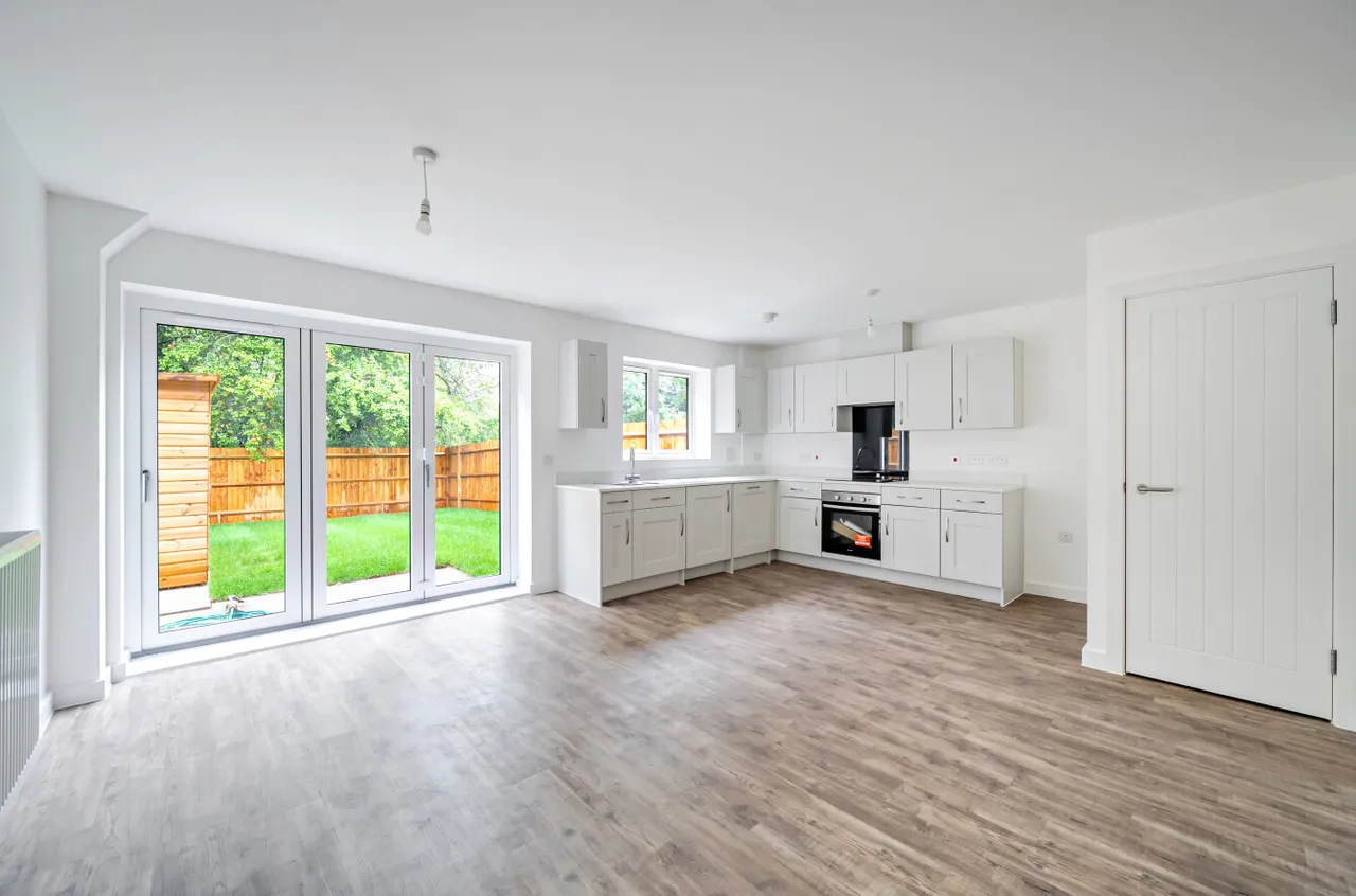 Malthouse Court, Langdown Lawn, SO45, photo 2