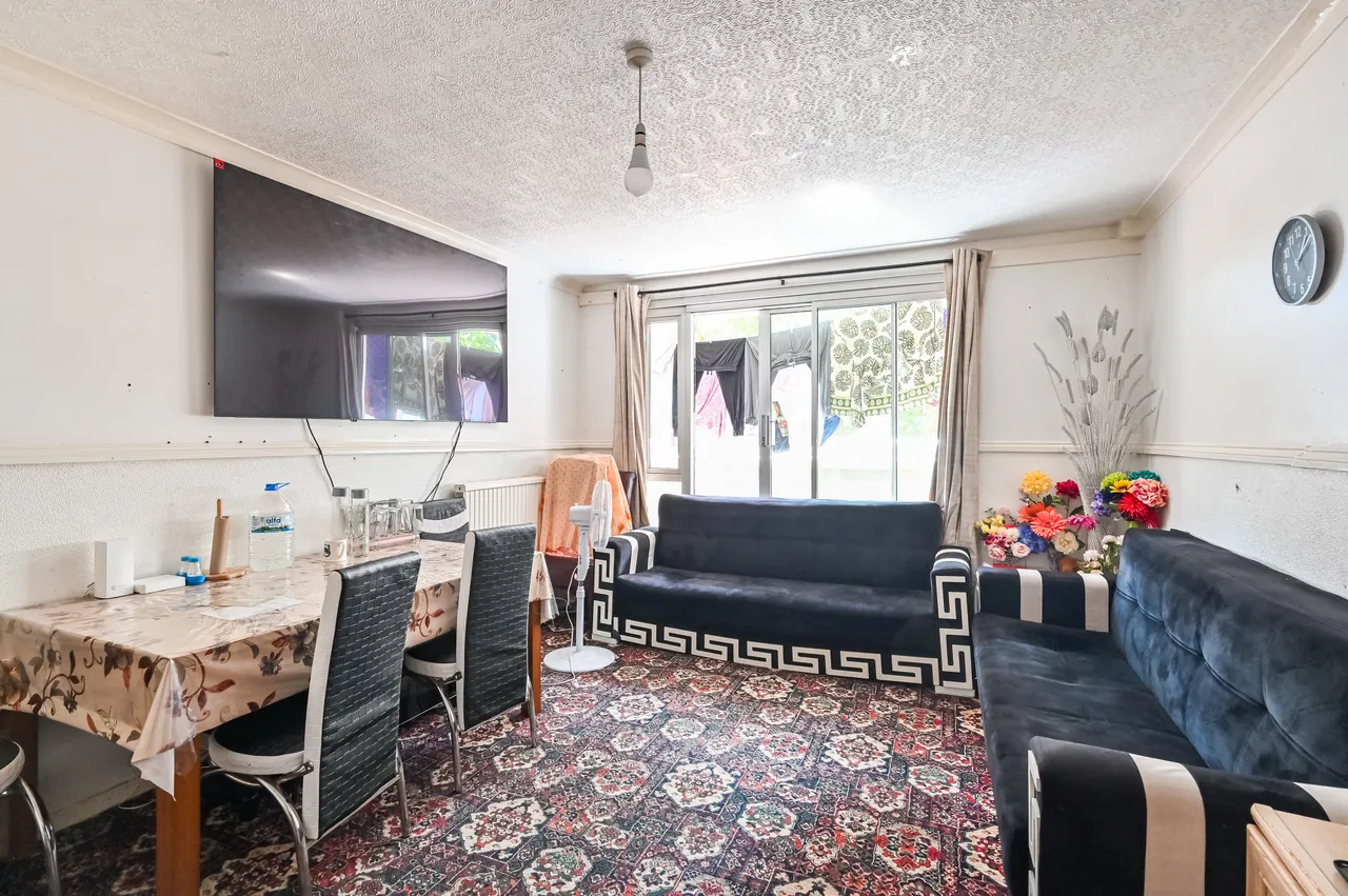 2 bed flat for sale — 6 Sleaford House, Fern Street, London