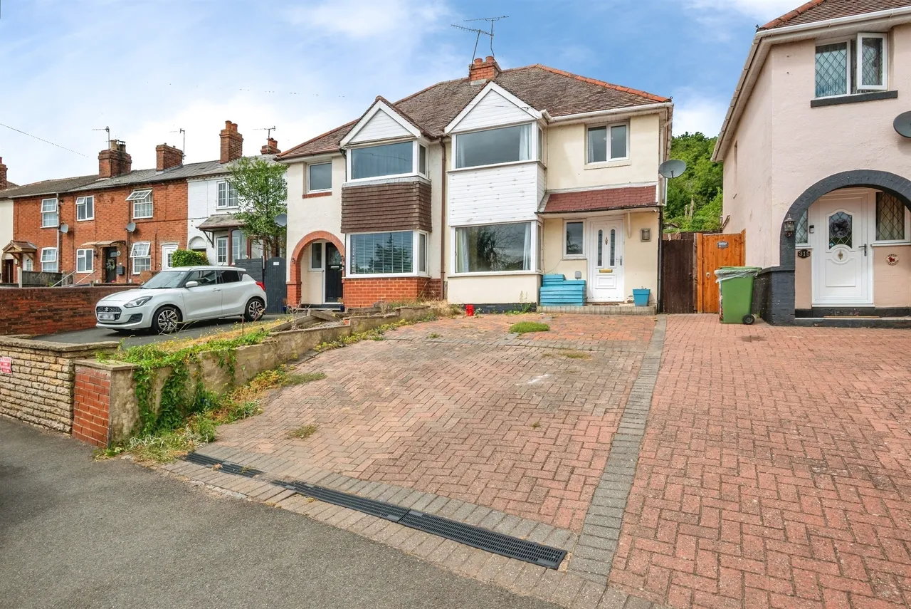 3 bed house for sale — Tolladine Road, Worcester