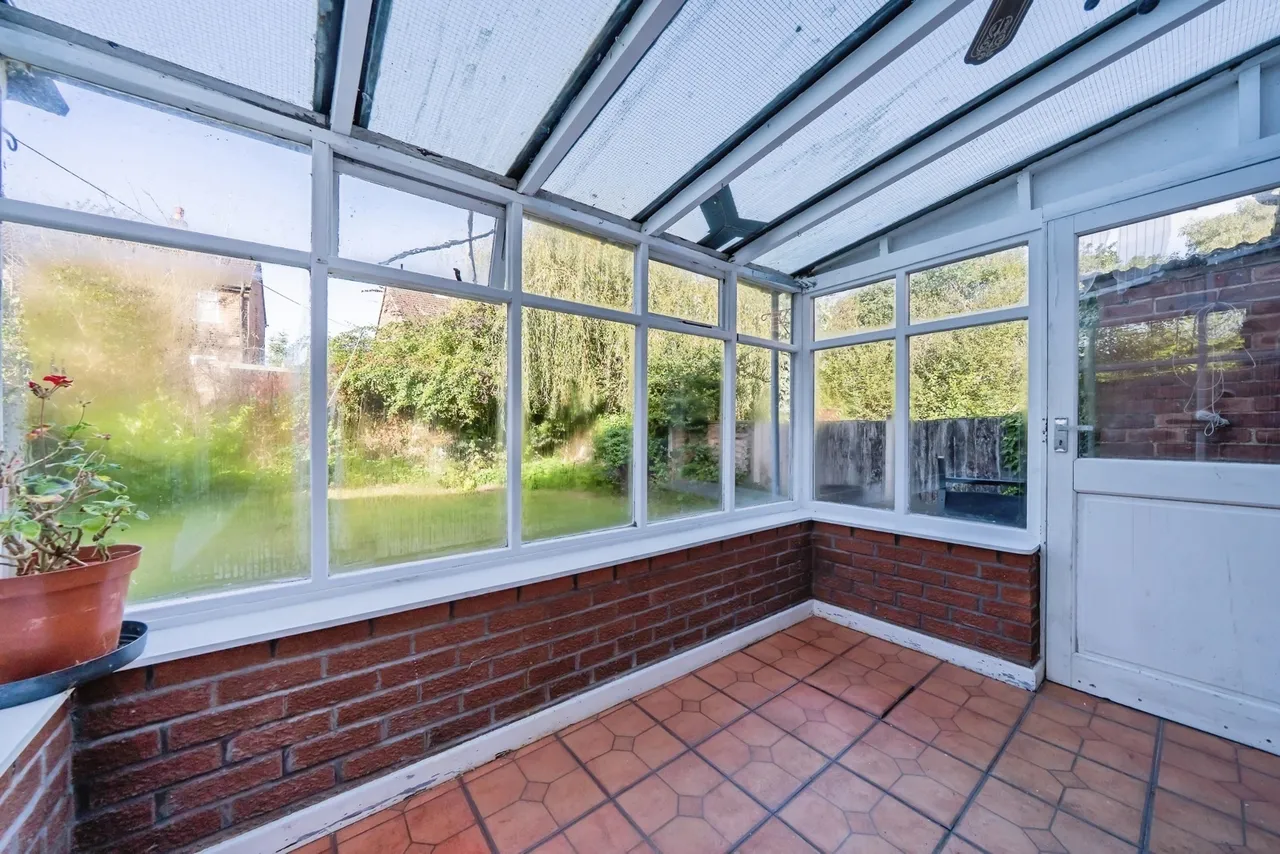 Kenilworth Drive, Leigh, WN7, photo 7