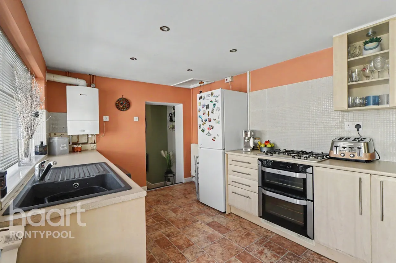 Ffrwd Road, Pontypool, NP4, photo 7