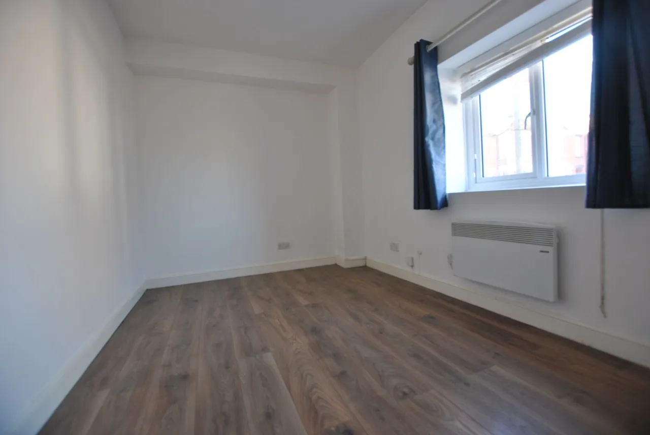 Rainham Road, Gillingham, Kent, ME7 5NG, photo 5