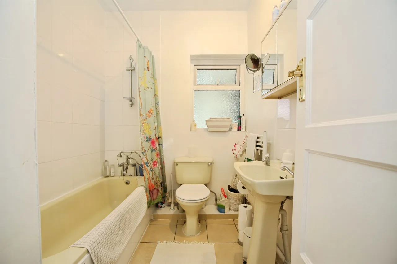 Sully Road, Penarth, CF64, photo 9