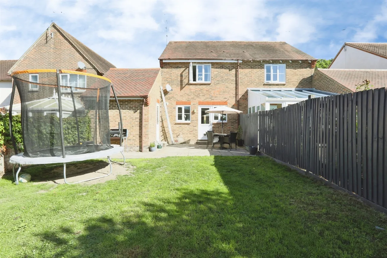 Tanbridge Park, Horsham, RH12, photo 2