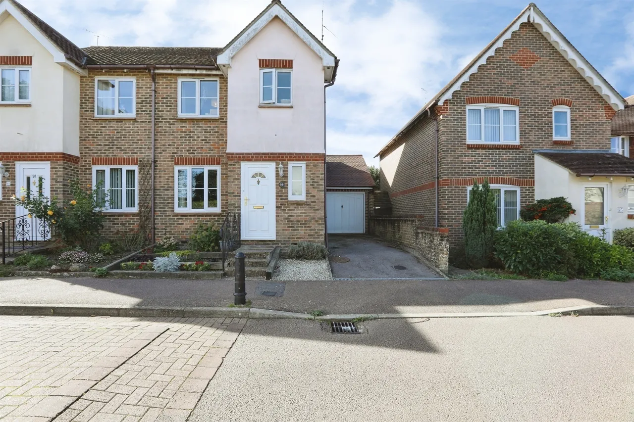 2 bed house for sale, Tanbridge Park, Horsham, RH12