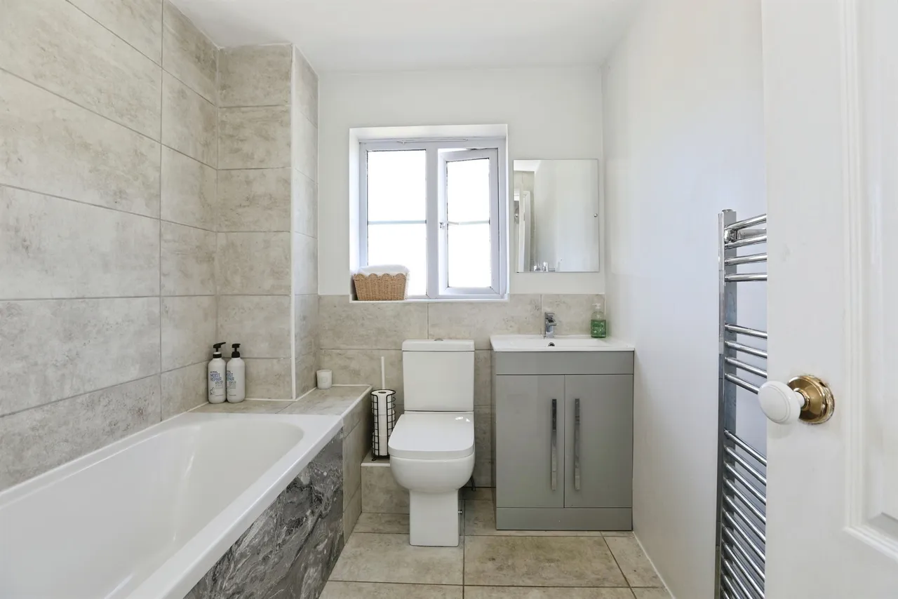Tanbridge Park, Horsham, RH12, photo 11