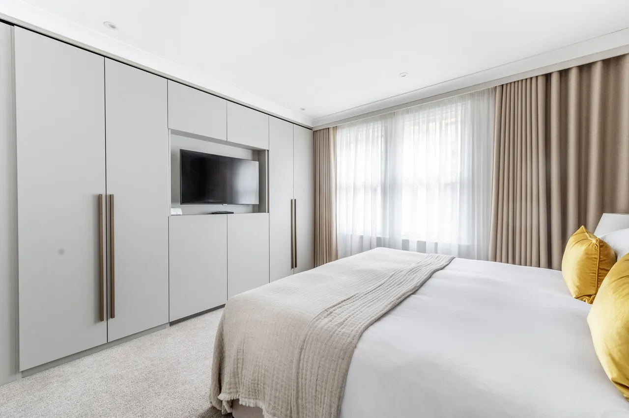 38 Cheval Place, London, photo 4