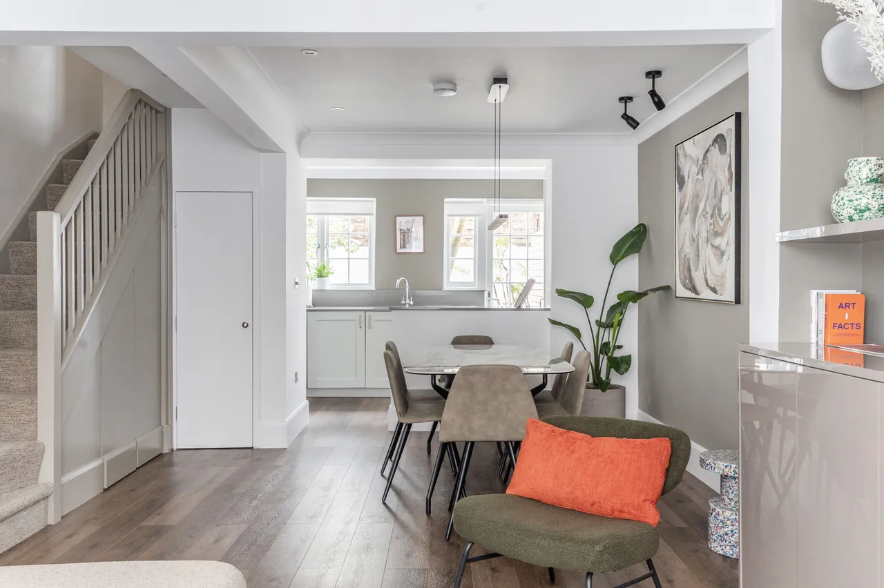 38 Cheval Place, London, photo 11