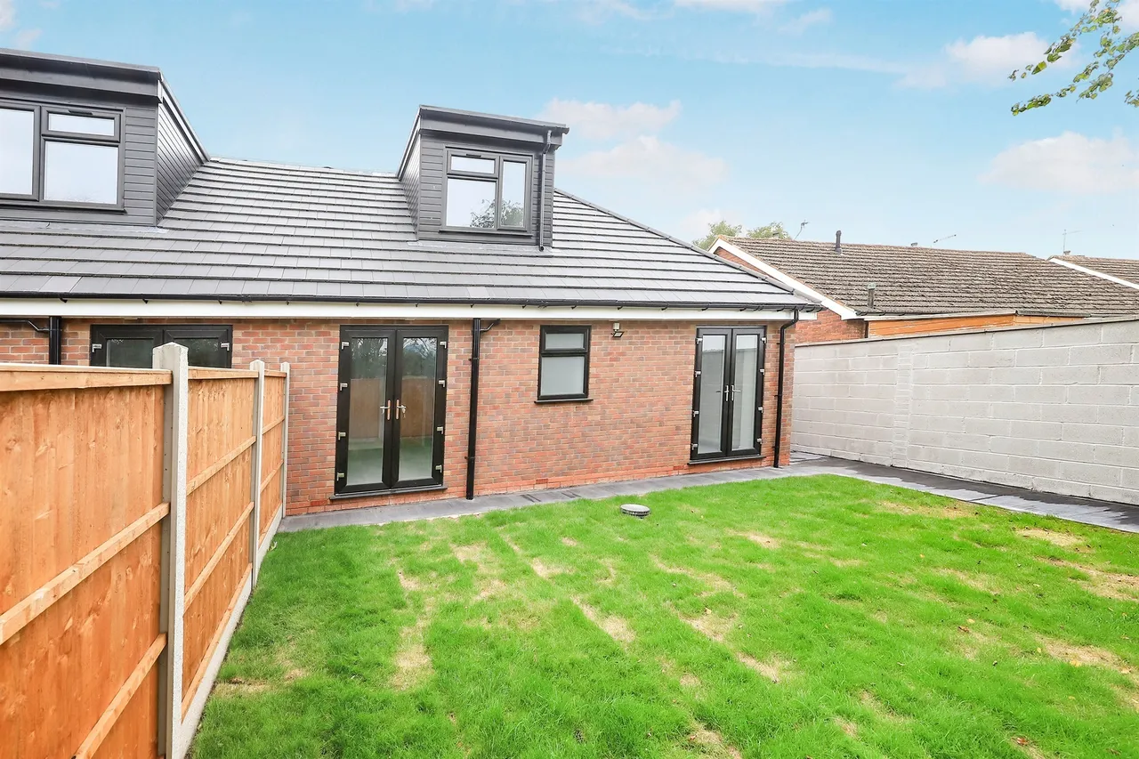Sunset Close, Coven, Wolverhampton, photo 12