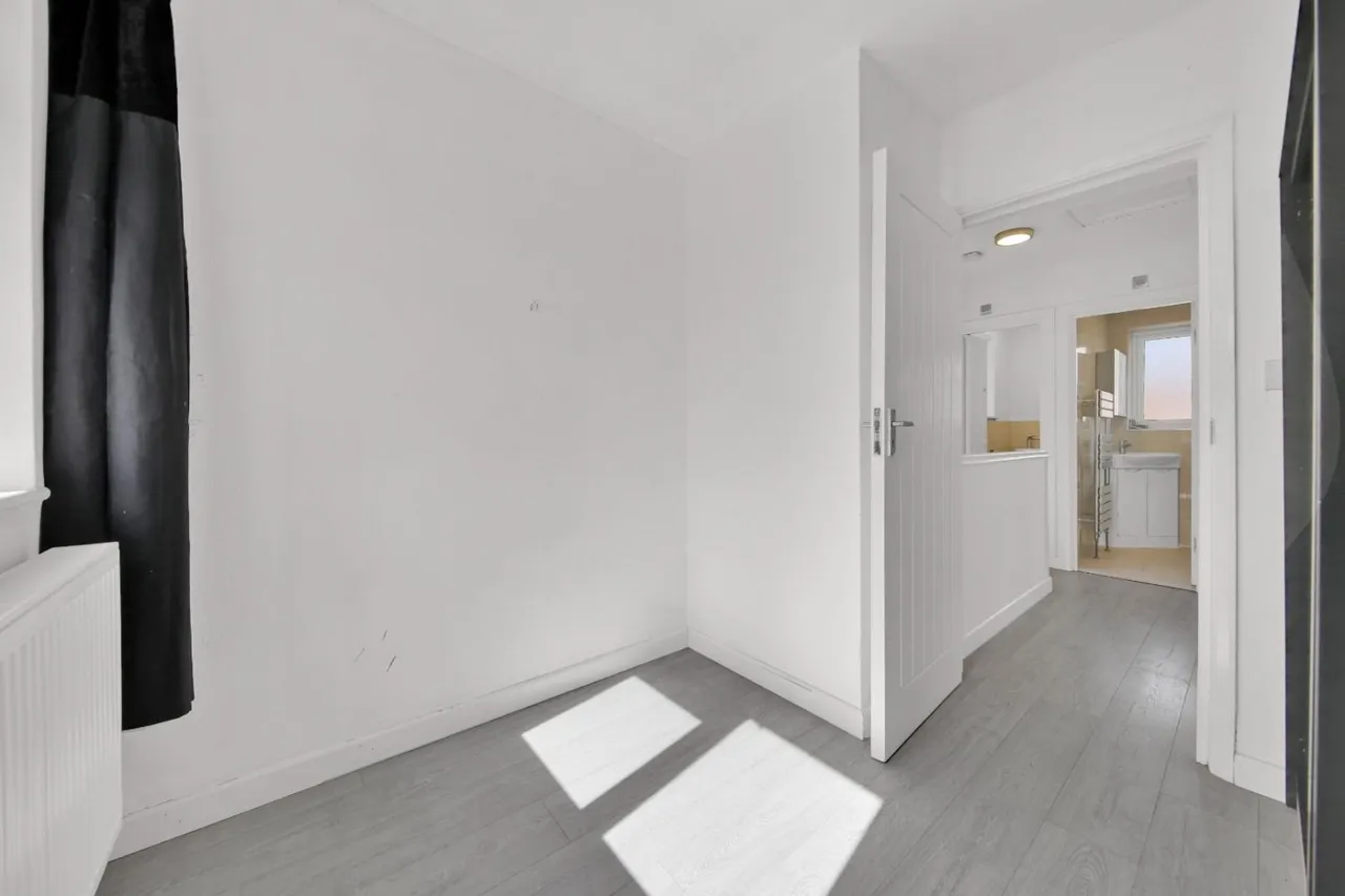 Tendring Way, Chadwell Heath, RM6, photo 17