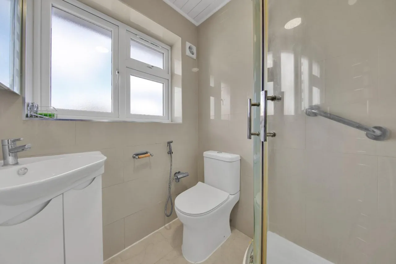 Tendring Way, Chadwell Heath, RM6, photo 19