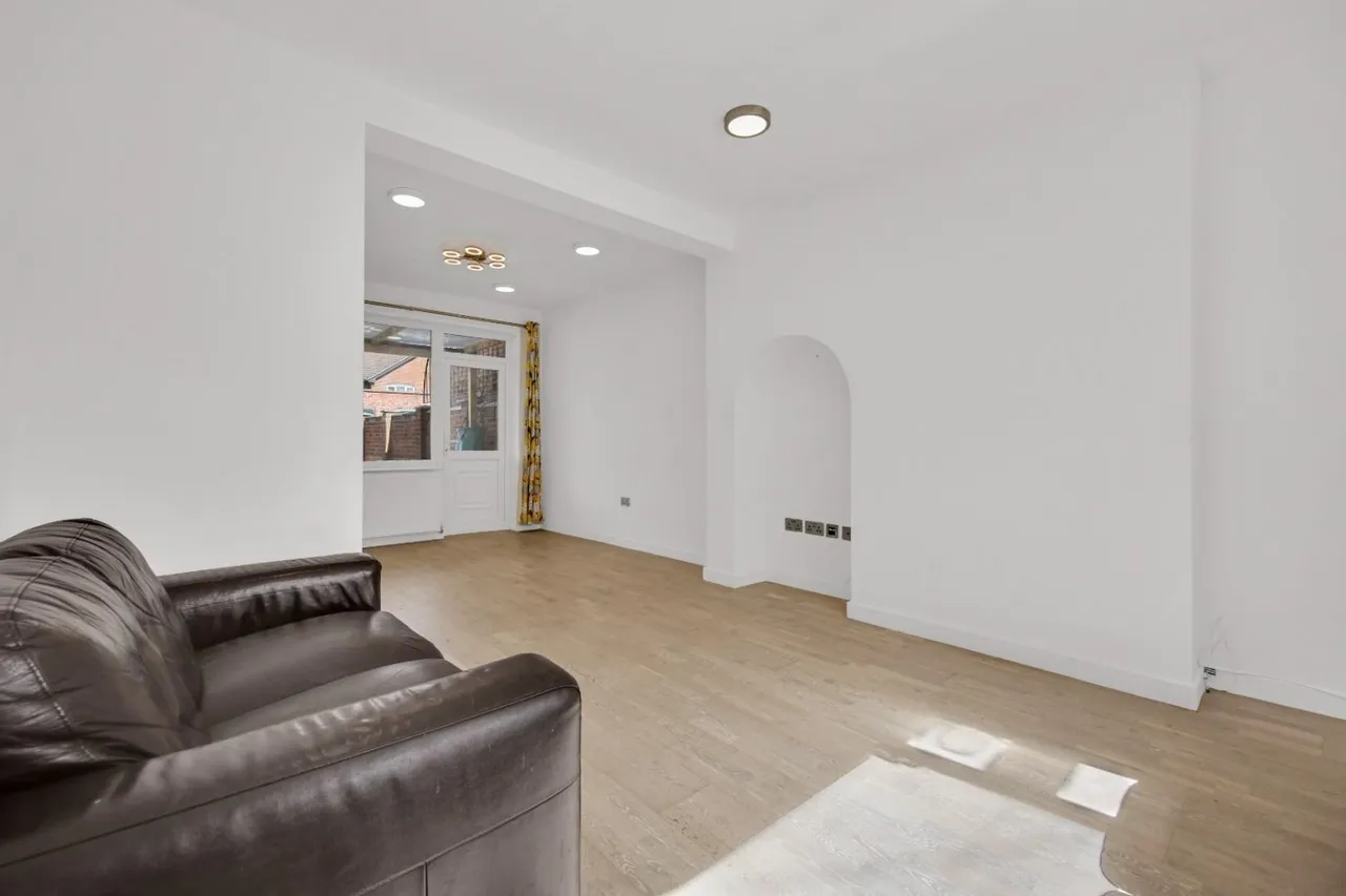 Tendring Way, Chadwell Heath, RM6, photo 9