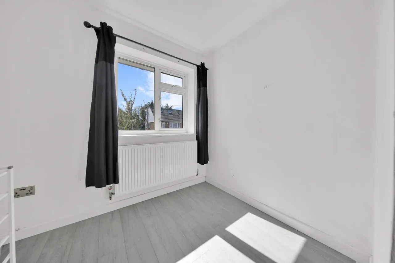 Tendring Way, Chadwell Heath, RM6, photo 16