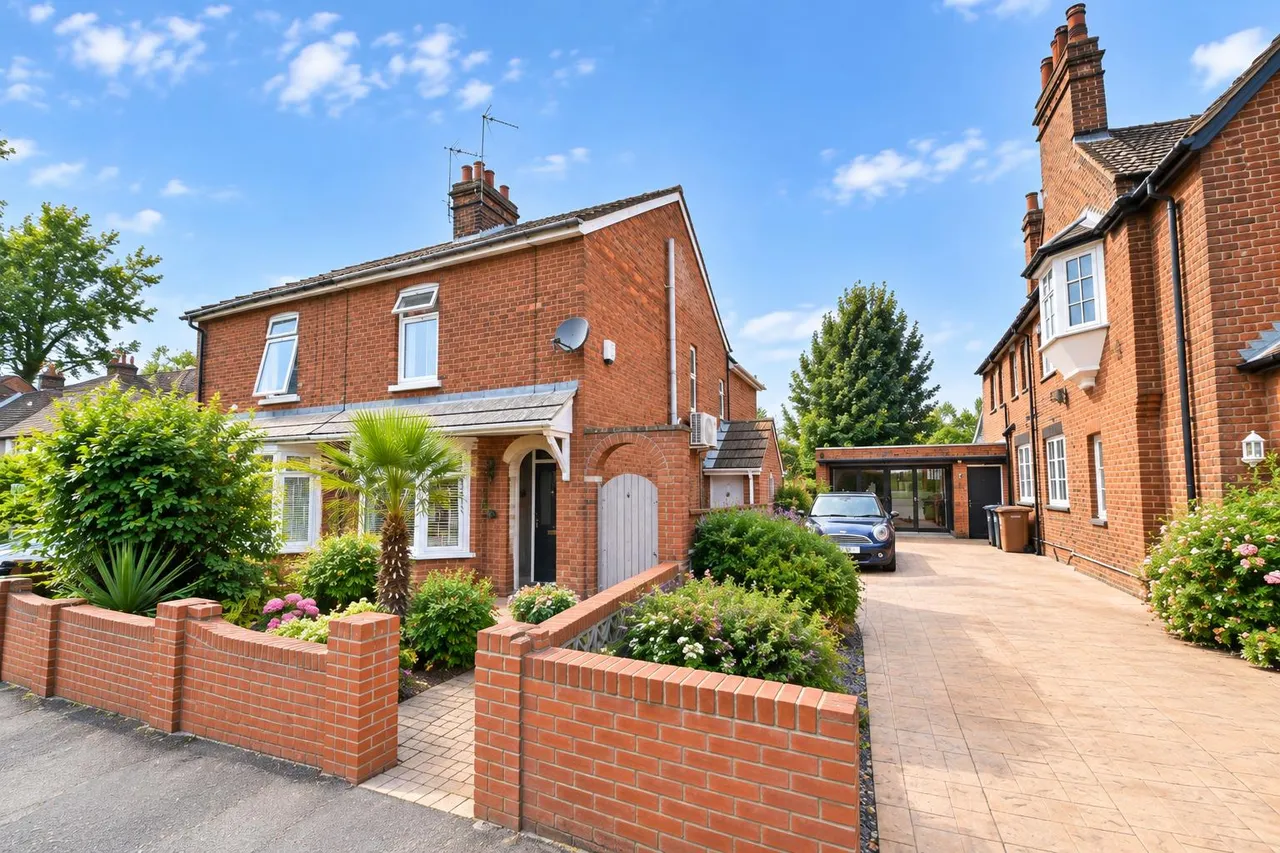 3 bed house for sale — Weston Road, Stevenage, SG1 3RH