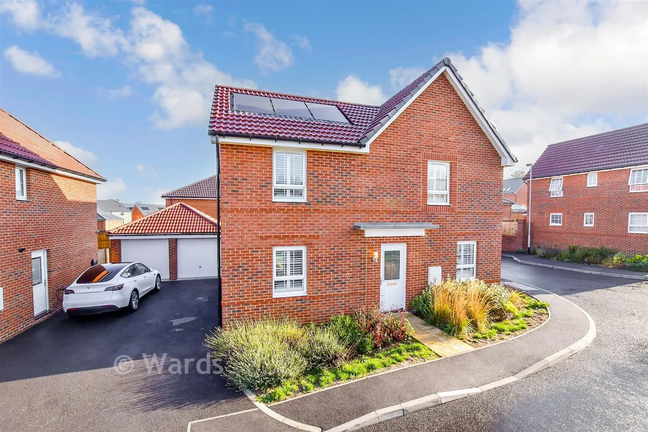 4 bed house for sale, Matrix Road, Aylesford, ME20