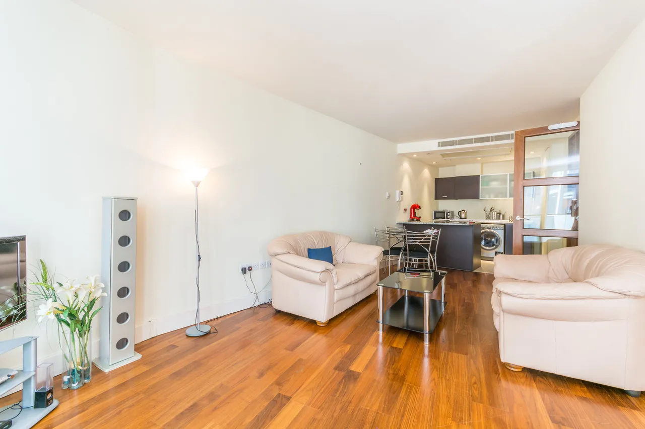 205 Balmoral Apartments, 2 Praed Street, London, photo 8