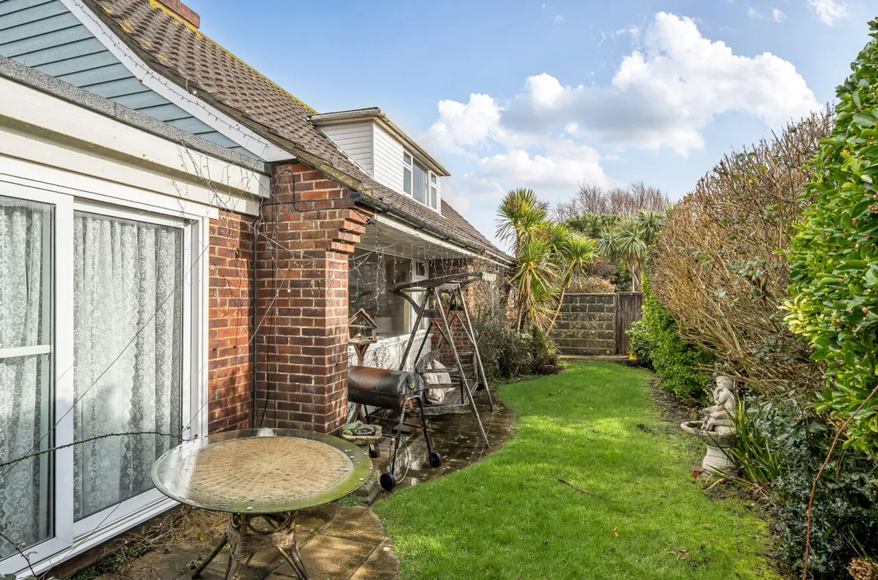 Southcote Avenue, West Wittering, PO20, photo 18