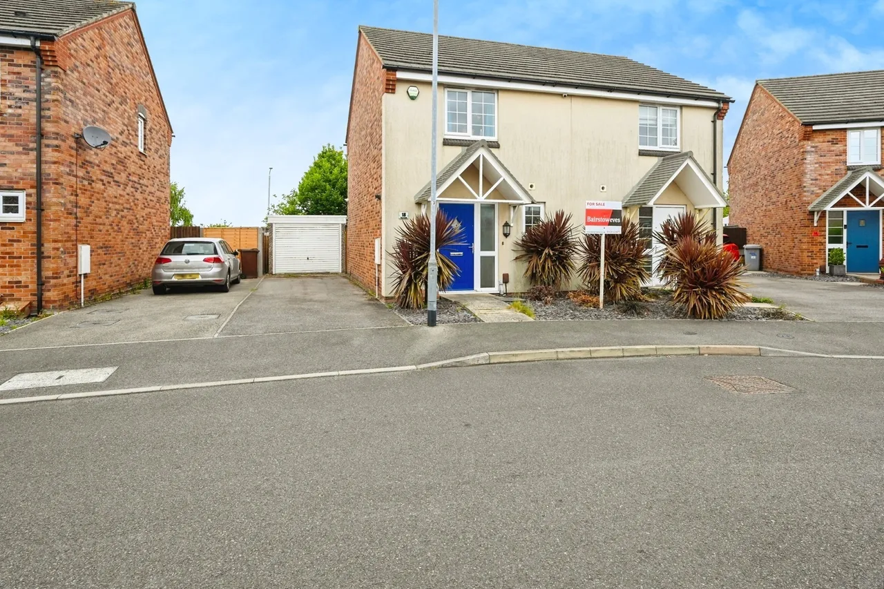2 bed house for sale — The Fields, Rainworth, Nottinghamshire, NG21
