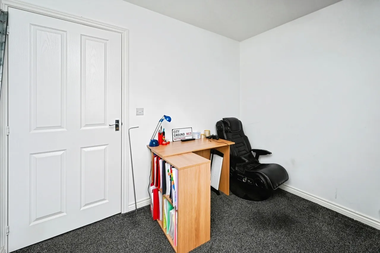The Fields, Rainworth, Nottinghamshire, NG21, photo 14