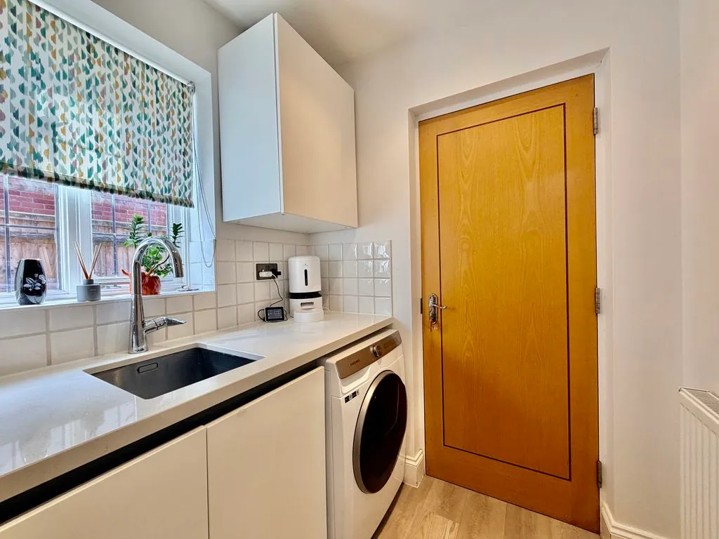 Fennels Way, Flackwell Heath HP10 9BY, photo 11