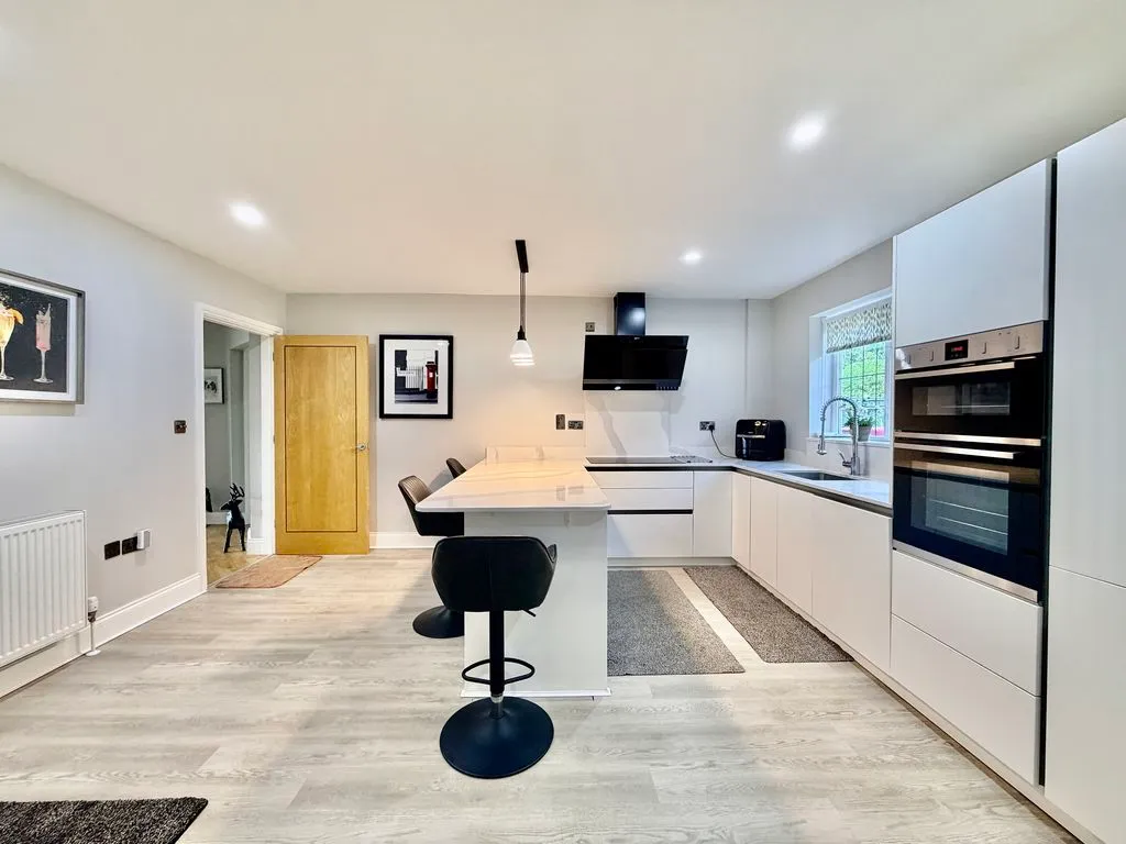 Fennels Way, Flackwell Heath HP10 9BY, photo 7